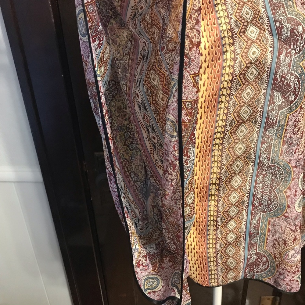 Unique top - Picture 3 of 7